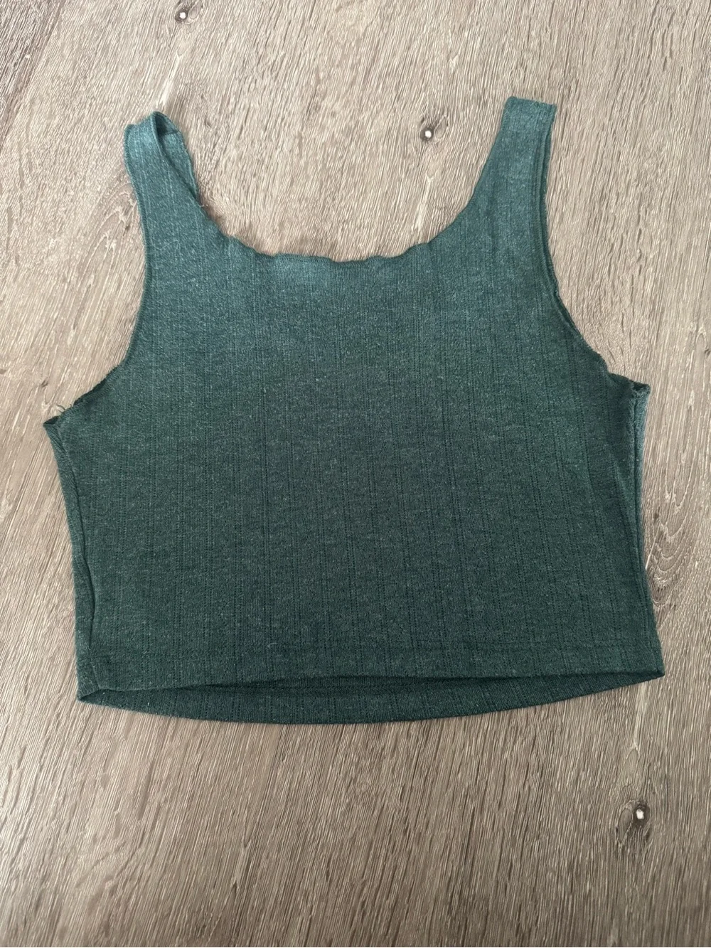 Notch Neck Rib-Knit Crop Tank Top (S)